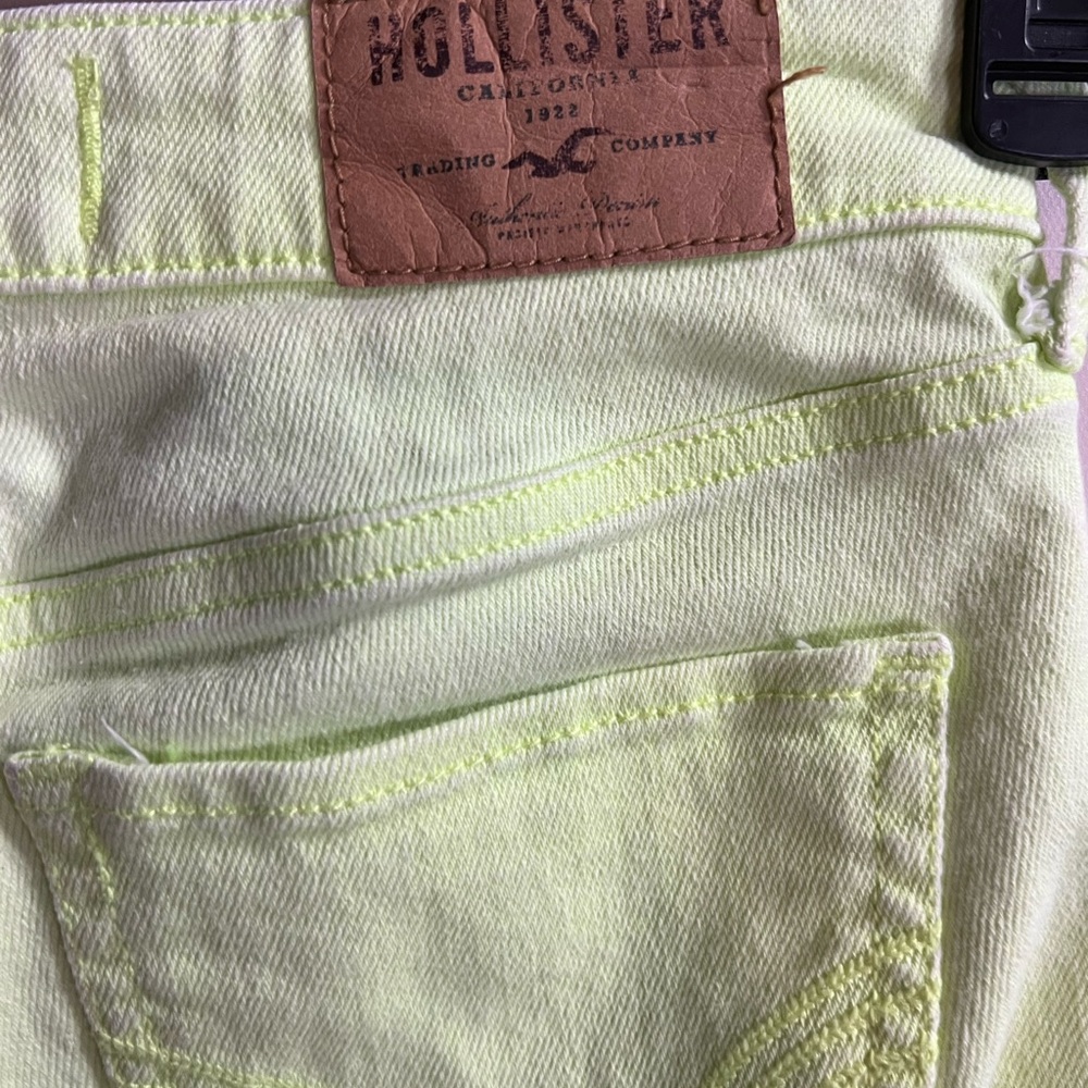 Women’s Hollister Neon Yellow Skinny Jeans - Picture 4 of 5